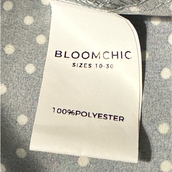 BloomChic Round Pleated Neck Top size 26W - Picture 6 of 7